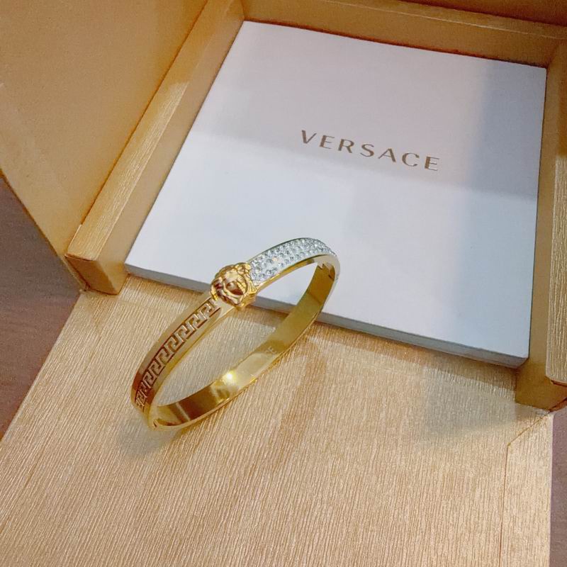 Versace Bracelet 05yxs03
